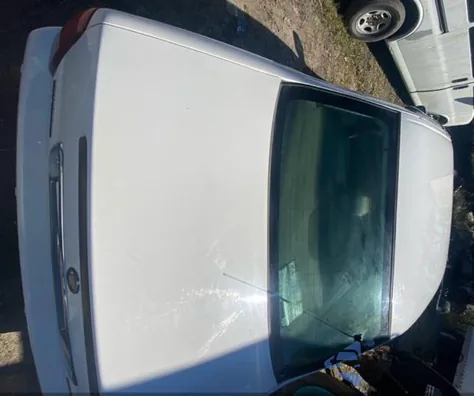 2001 Cadillac Deville Standard z USA, uszkodzony, nr VIN 1G6KD54Y81U191464